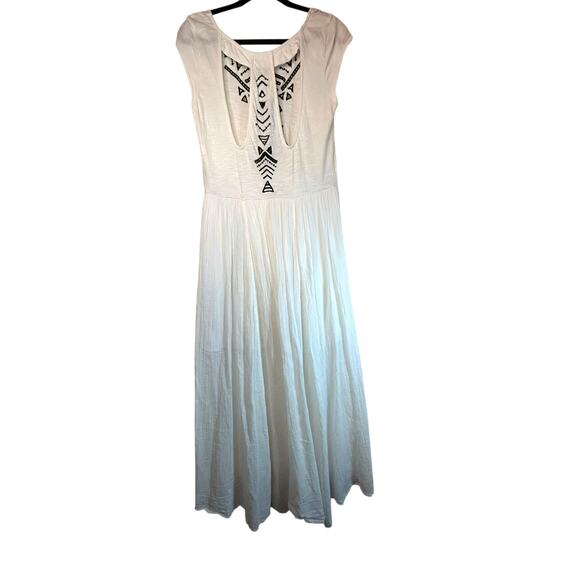 Free People White Cotton Gown with Black Embroidery Detail - Size M - Picture 3 of 16